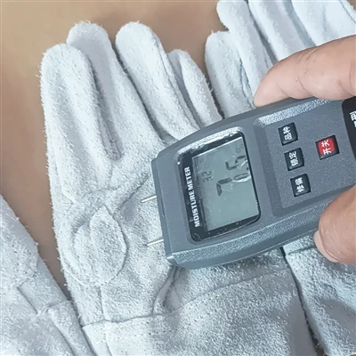 Prilagođene rukavice testiraju se na zahtjeve kvalitete vlage